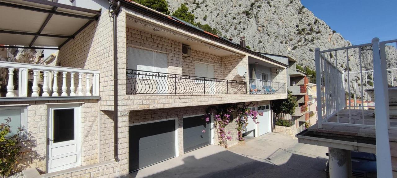 Apartment Adrian Omiš Eksteriør billede