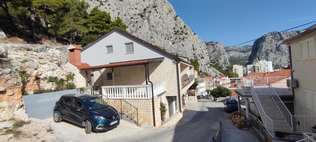 Apartment Adrian Omiš Eksteriør billede