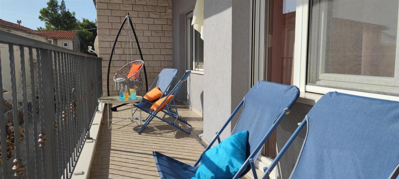 Apartment Adrian Omiš Eksteriør billede