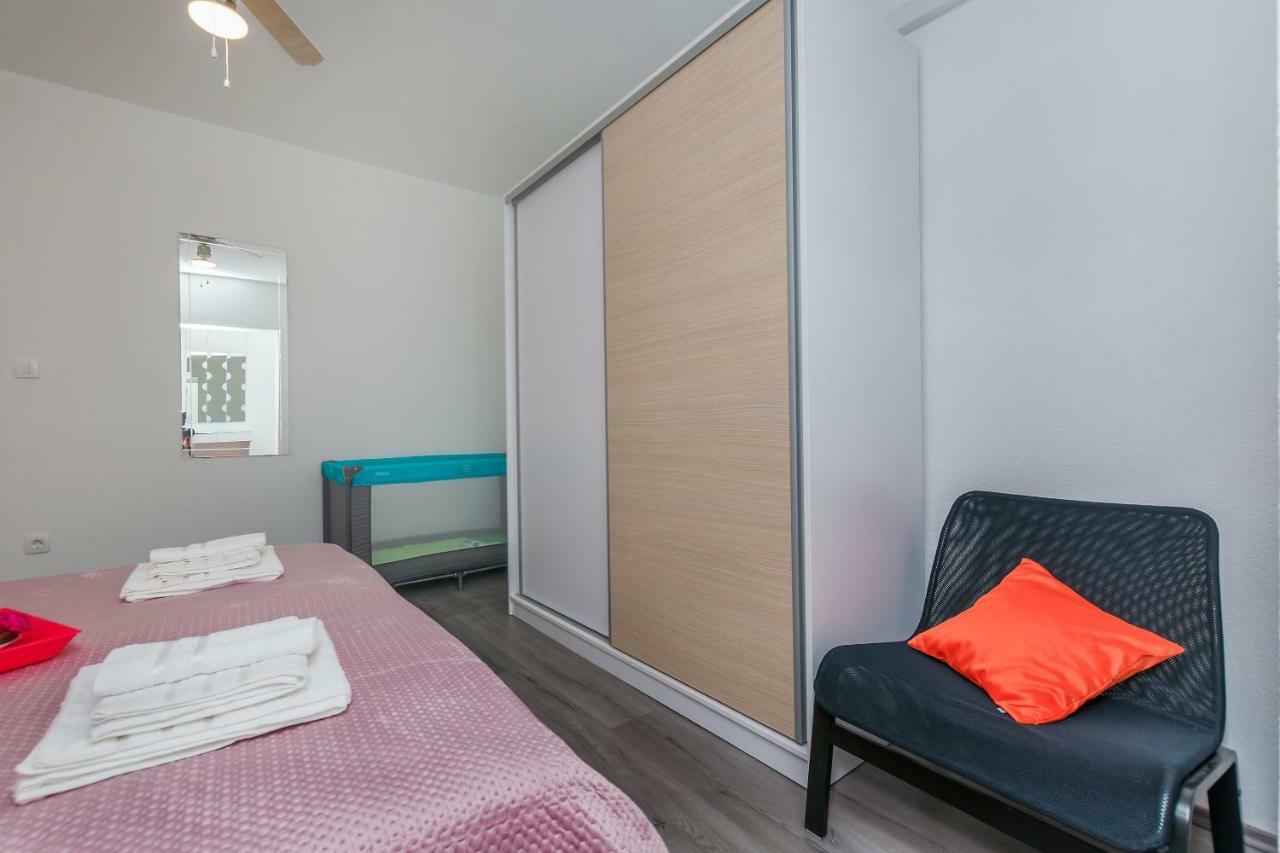 Apartment Adrian Omiš Eksteriør billede
