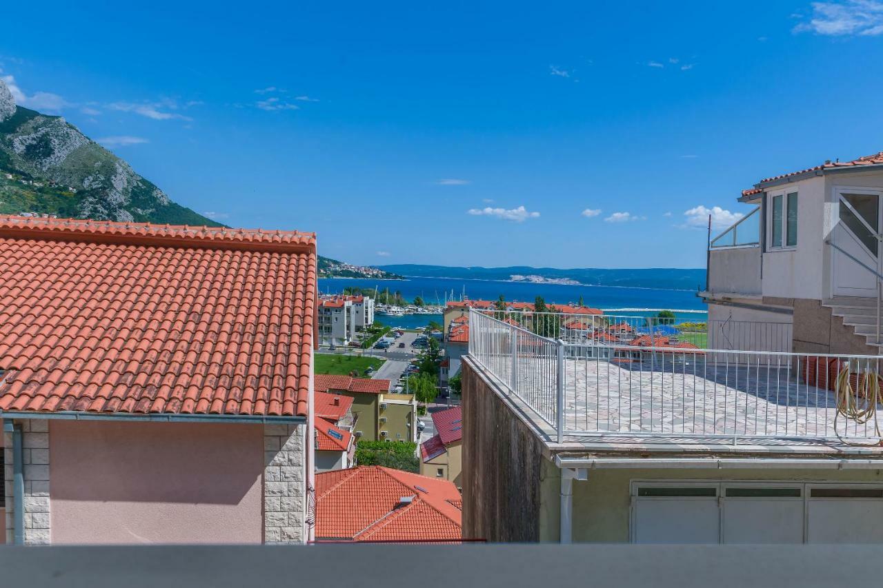 Apartment Adrian Omiš Eksteriør billede