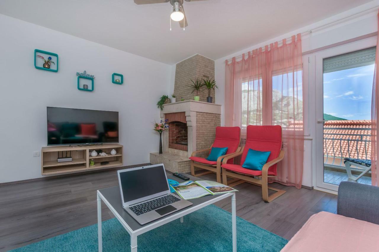 Apartment Adrian Omiš Eksteriør billede